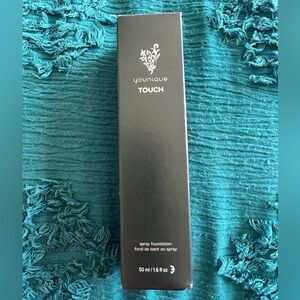 YOUNIQUE TOUCH Spray Foundation